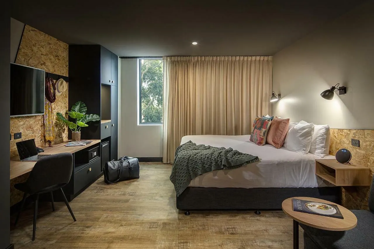 Marion Hotel Adelaide 4*,