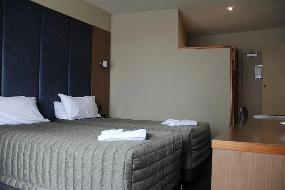 ****  Marion Hotel Adelaide Australia