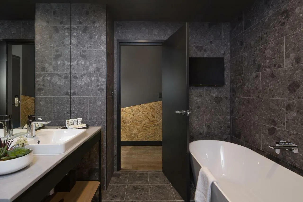 ****  Marion Hotel Adelaide Australia